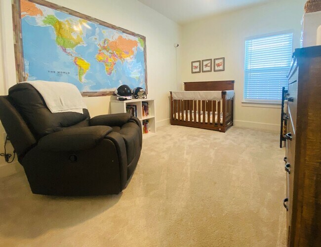 Building Photo - Spacious 4BR/2BA Home with Flexible Living Areas in Saddle Ridge