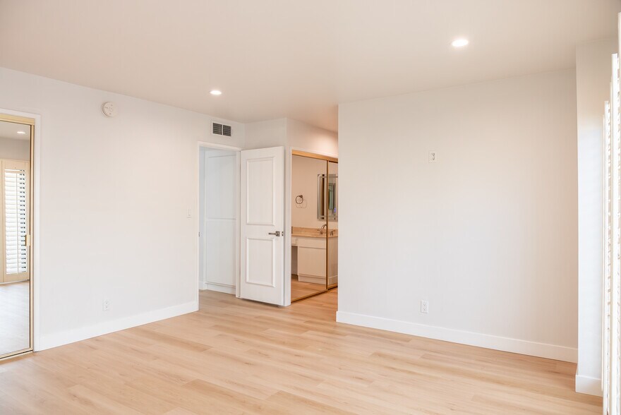 Building Photo - 8115 Redlands St