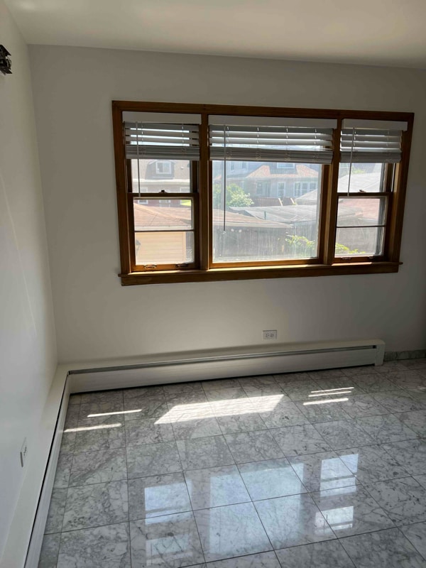 Building Photo - 5807 W Addison St