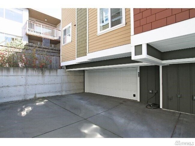 Building Photo - 3637 Wallingford Ave N