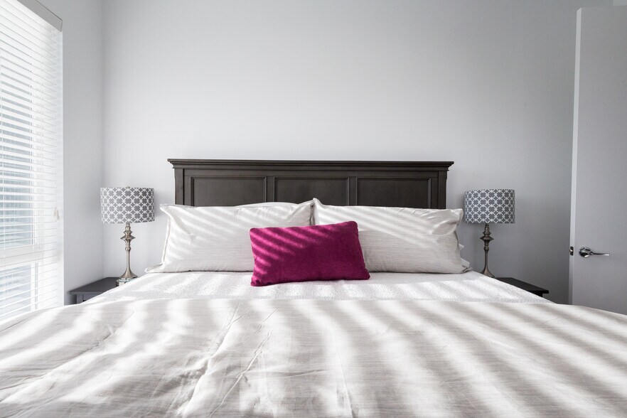 Building Photo - 3081 W 16th Ave