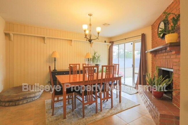 Building Photo - 2845 E Sierra St