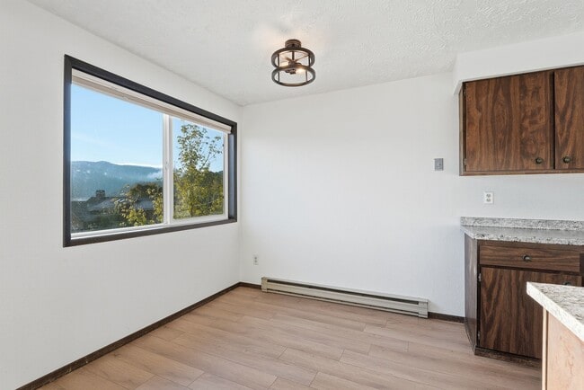 Building Photo - 820 S Liberty Dr