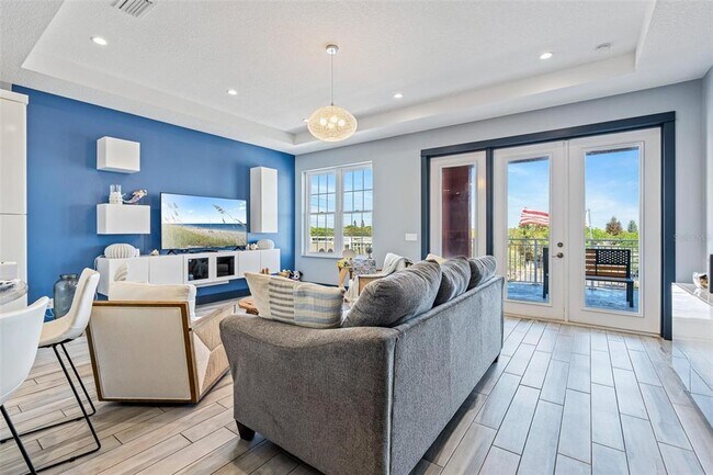 Building Photo - 701 E 3rd Ave