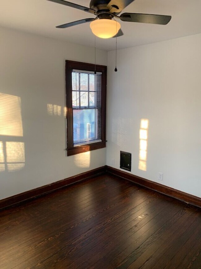 Building Photo - Spacious 5-Bedroom, 2-Bath Home with Class...