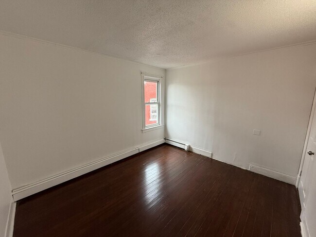 Building Photo - 122-124-124 Shultas Pl