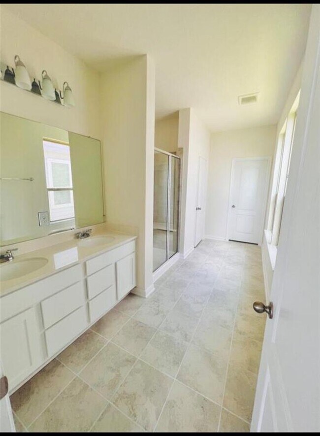 Building Photo - 4939 Hickory Deer Ln