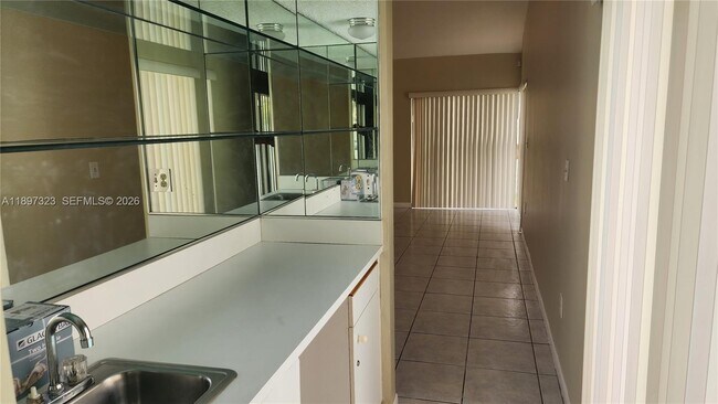 Building Photo - 10628 SW 118th Pl