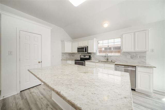 Building Photo - 4824 Holly Berry Dr