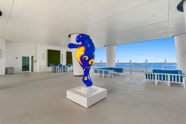 Building Photo - 1800 N Bayshore Dr