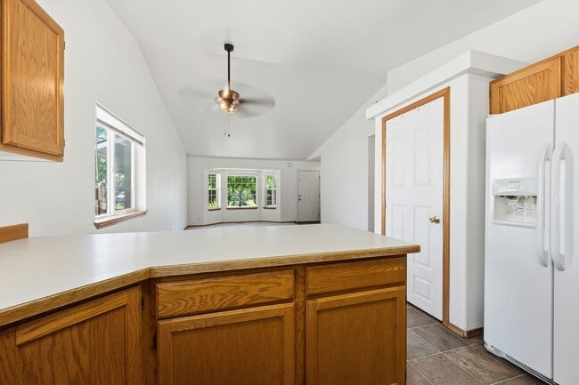 Building Photo - 5769 N Lachaise Ln