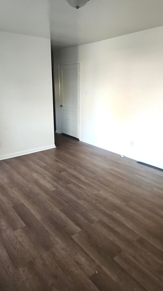 Building Photo - 2408 Butternut Hill Ct