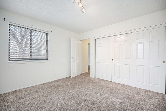 Building Photo - 9626 E Kansas Cir
