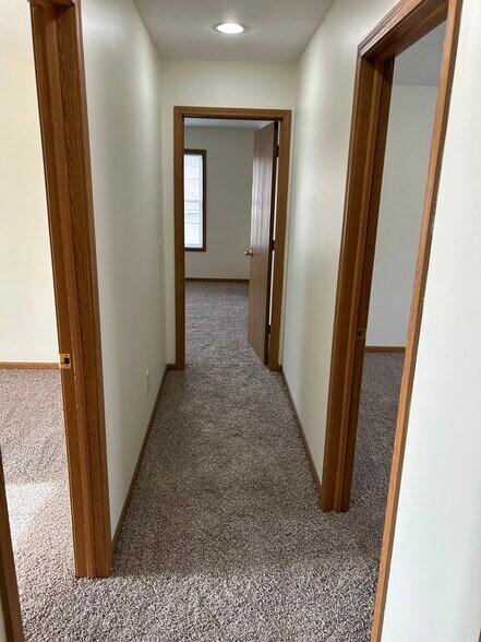 Building Photo - 1402 Benbrandon Ct