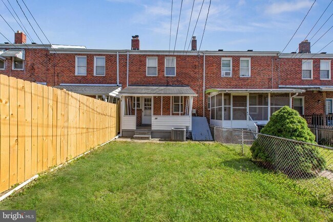 Building Photo - 1714 Pin Oak Rd
