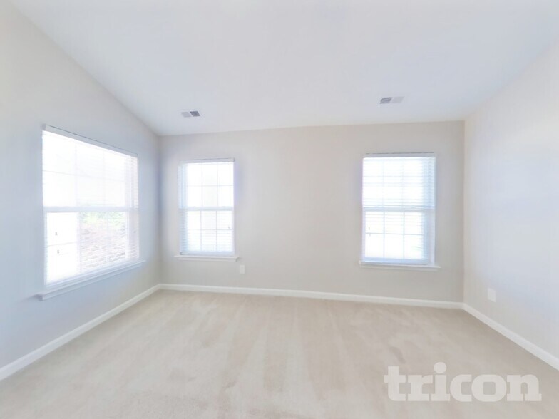 Building Photo - 11311 Breezehill Ln