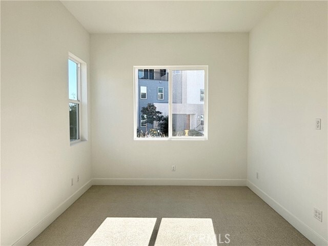 Building Photo - 135 Sawbuck