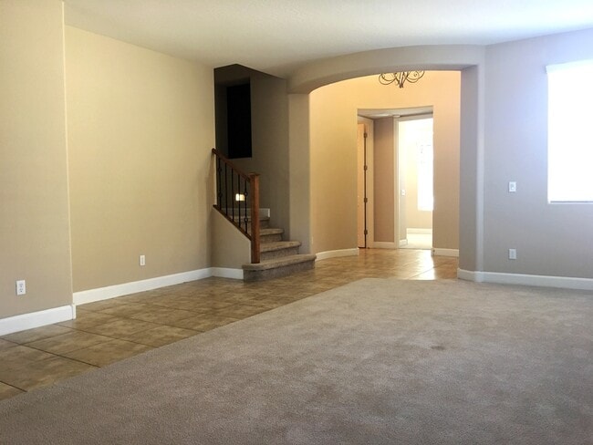 Building Photo - Chandler 5 Bed, 3 Bath + Bonus Room Office/Den
