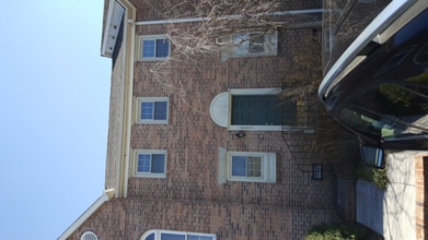 Building Photo - 469 Bramblewood Ln