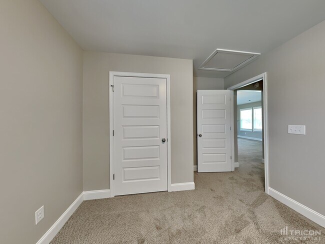 Building Photo - 20 Pine Meadow Way