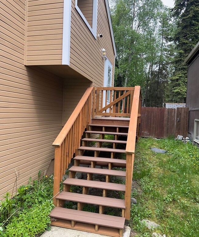 Building Photo - 4 bed/ 2 bath beauty in Eagle River