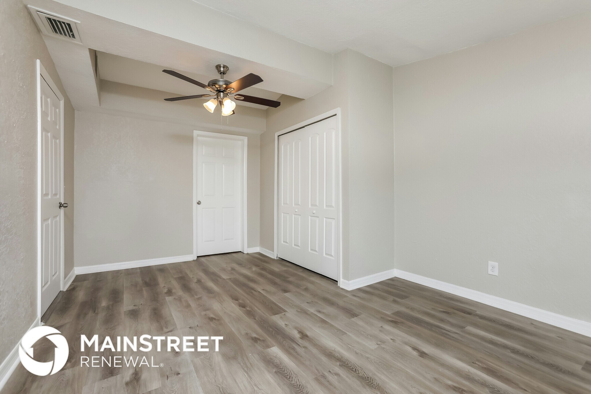 Building Photo - 2428 S Maple Ave