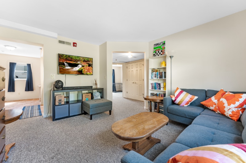 Building Photo - 525 Grant Ave