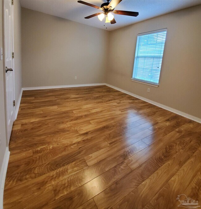 Building Photo - 9000 Bluebay Ln