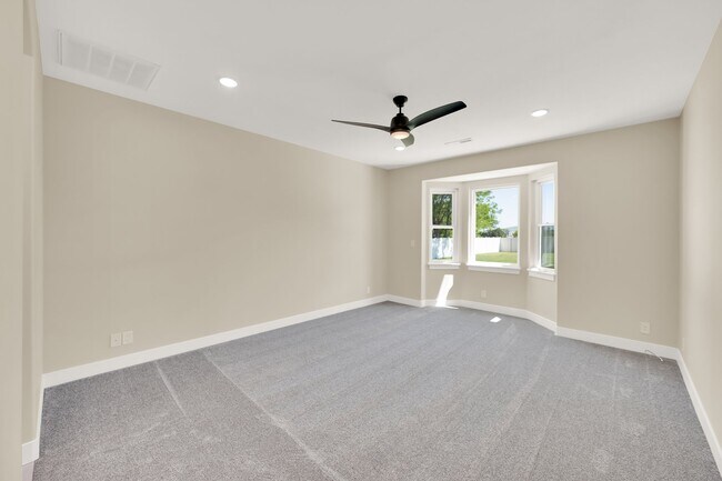 Building Photo - 4333 Park Hollow Ln