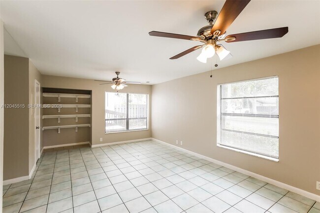 Building Photo - 1430 W Sandpiper Cir