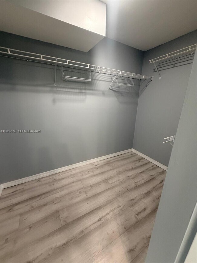 Building Photo - 2350 NE 135th St