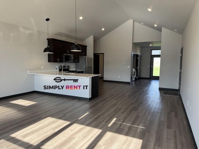 Building Photo - New 3 Bedroom, 3 Bathroom Sublease Brick Towne Ames Townhome