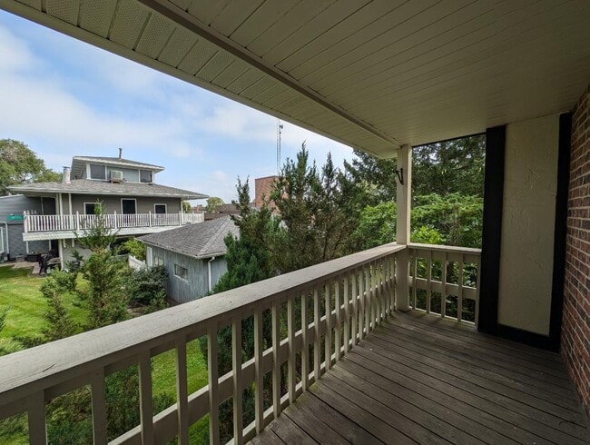 Building Photo - 9200 Drummond Dr