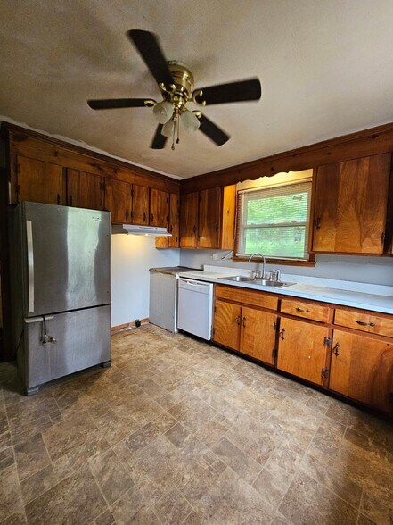 Building Photo - 107 Hillcrest Dr