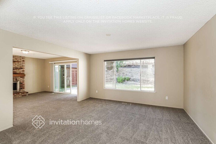 Building Photo - 2425 Grimsby Dr