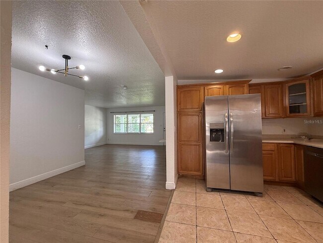 Building Photo - 524 N Lakemont Ave