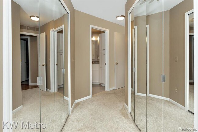 Building Photo - 516 Newburne Pointe