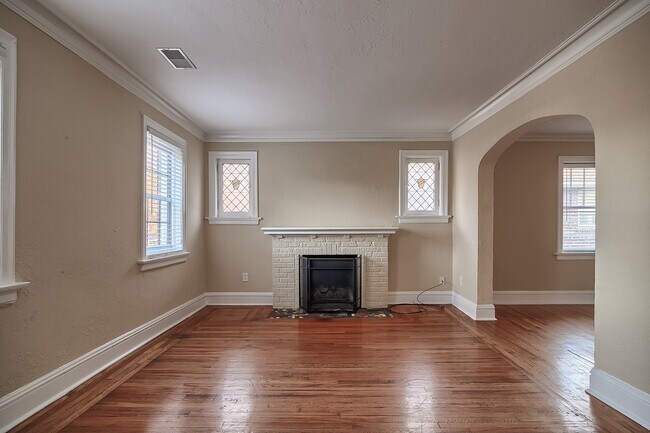 Building Photo - 7034 Dartmouth Ave