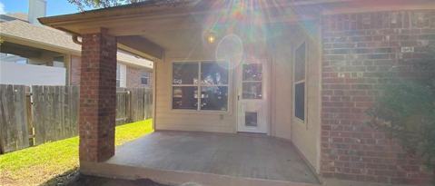 Building Photo - 1002 Mesquite Hollow Pl