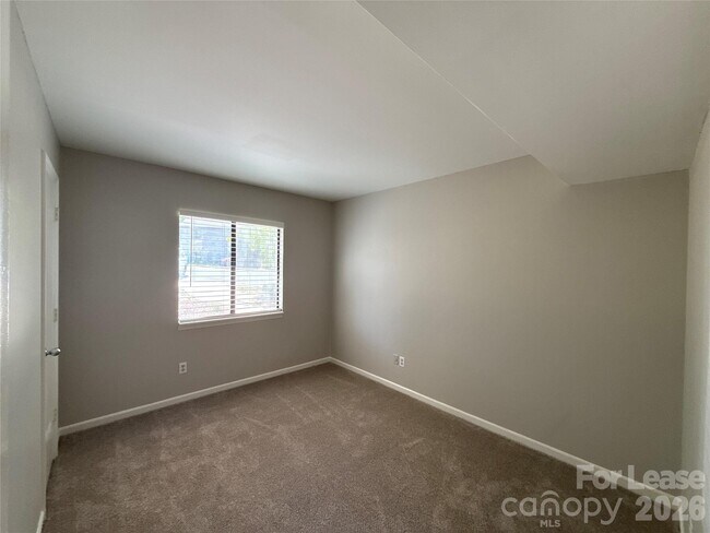 Building Photo - 11002 Harrowfield Rd