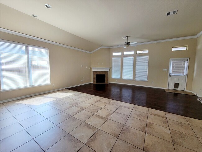 Building Photo - 9415 Harmony Lake Ln