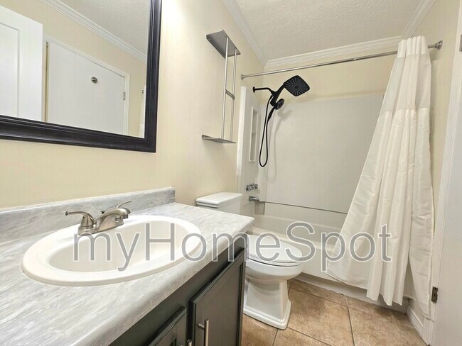 Building Photo - 7225 W Fairfield Dr