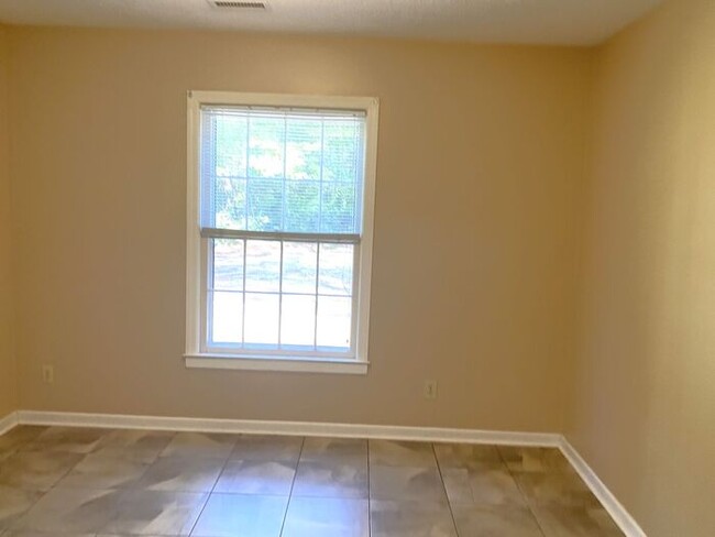 Building Photo - 4BR brick home with rocking chair porch, f...