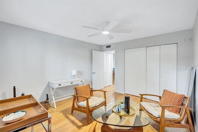 Building Photo - 1600 1st Ave W