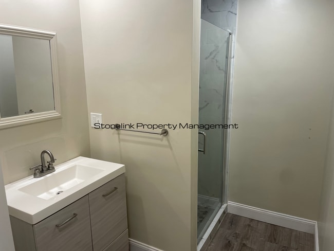 Building Photo - Fully Renovated Condo For Rent in Barrington!