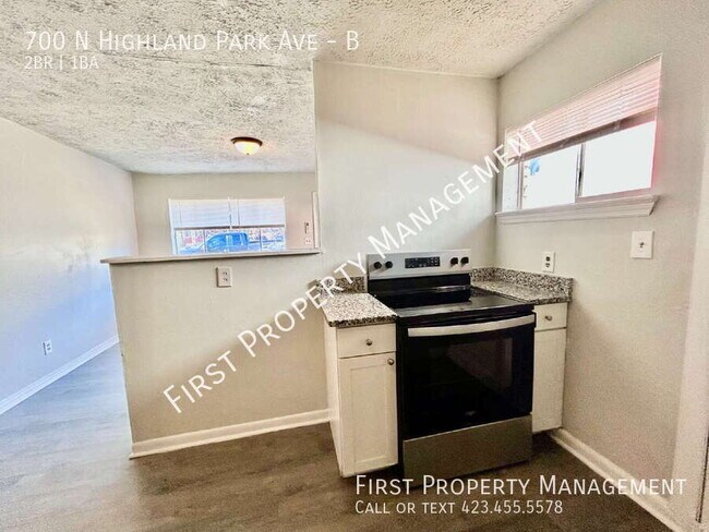 Building Photo - 700 N Highland Park Ave