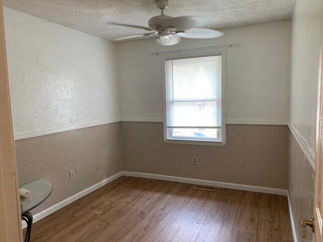 Building Photo - 69 Carriage Dr