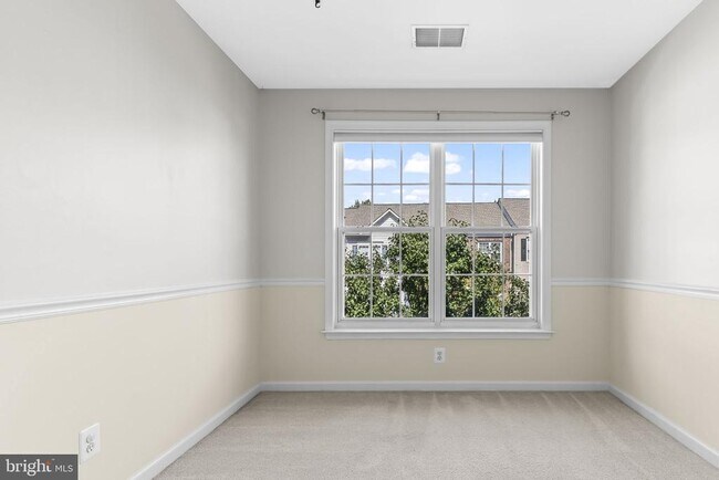 Building Photo - 6385 Levtov Landing