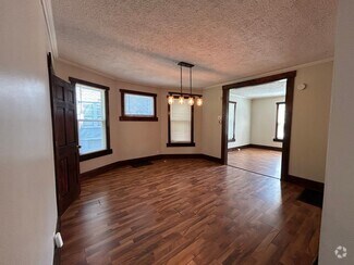 Building Photo - Must see in Person!  Huge Home Near Dundee...
