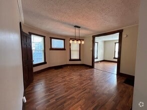 Building Photo - Must see in Person! Huge Home Near Dundee...